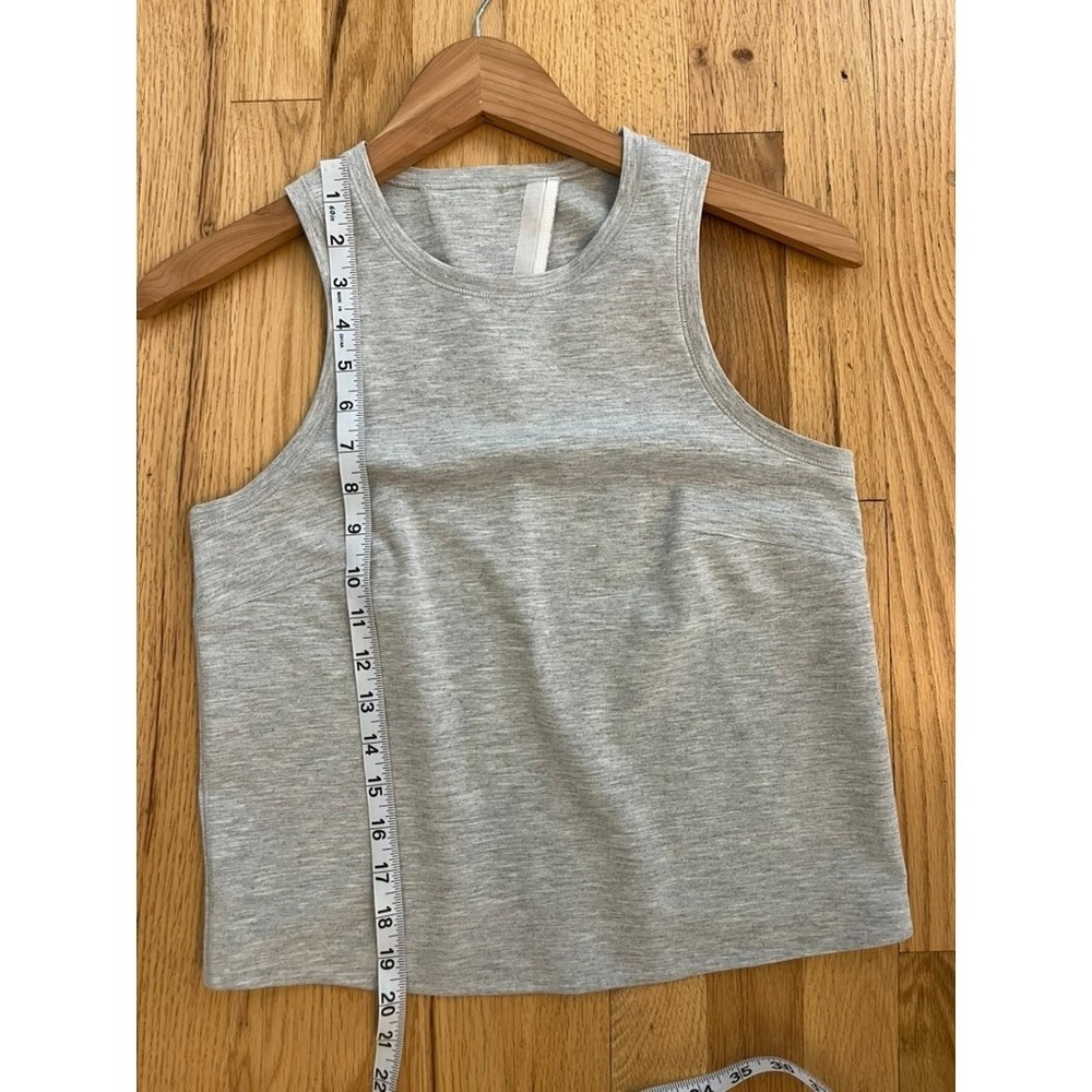 Lululemon Heathered Gray High Neck Split Back Tank Top Women Athletic Crop Yoga - Picture 5 of 5